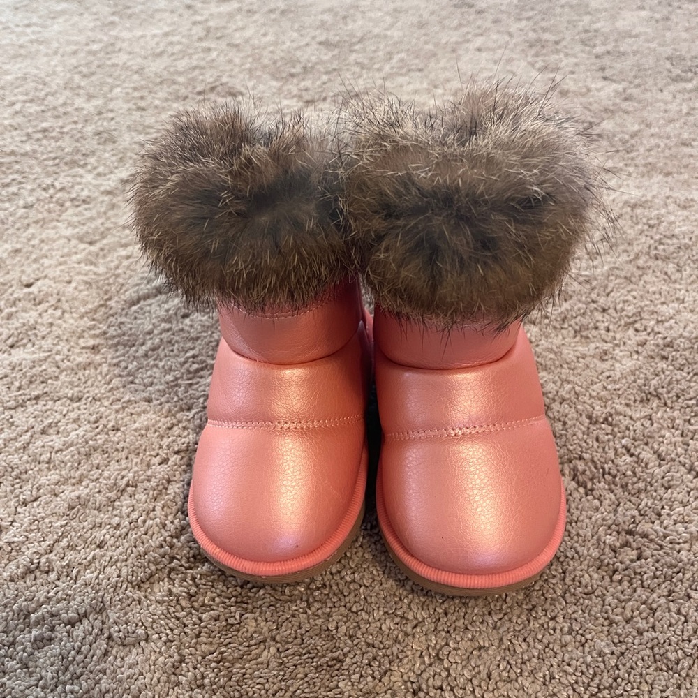Toddler pink snow boots with fur trim